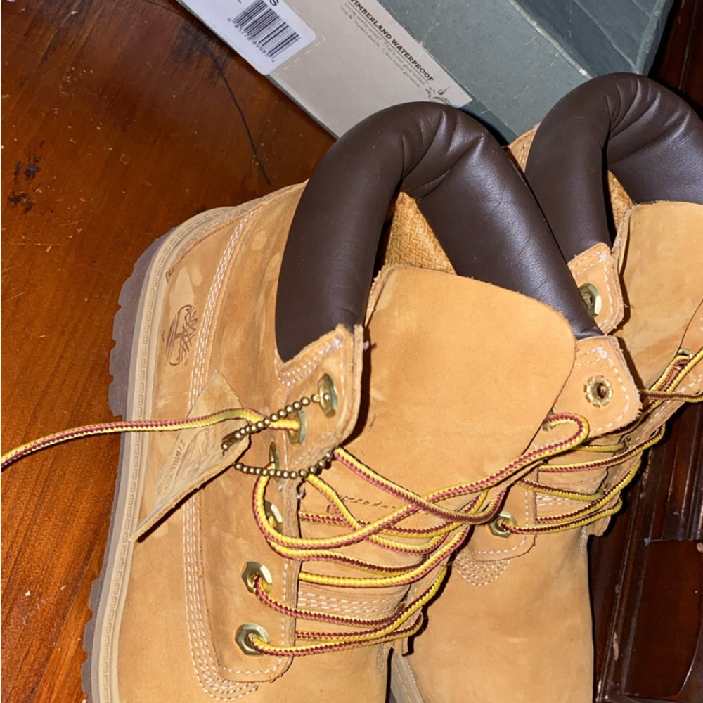 Women's / Juniors Timberland Boots
